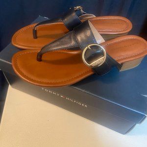 Black leather Tommy Hilfiger sandals